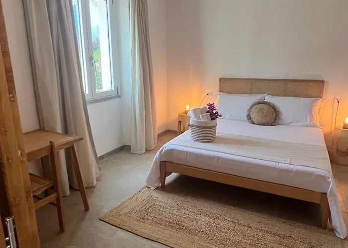 Il Mandorlo לינה וארוחת בוקר 4*